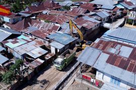 Fasilitas umum dan pemukiman di Kelurahan Talumolo diterjang banjir bandang