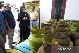 Respons keluhan warga, Bupati Banyuwangi cek ketersediaan elpiji 3 kg