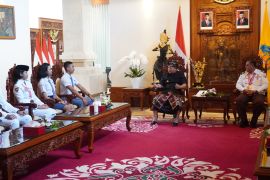 Gubernur Bali motivasi 2 calon Paskibraka terpilih tampil di IKN