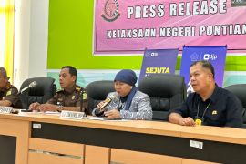 2 tersangka pidana perpajakan diserahkan ke Kejari Pontianak