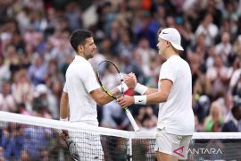 Holger Rune tantang Zverev di semifinal Paris Masters