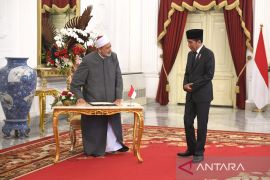 Presiden Jokowi terima kunjungan Grand Syekh Al Azhar Page 2 Small