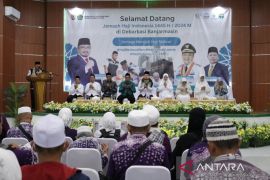 293 jamaah haji asal Hulu Sungai Tengah Kalsel tiba di tanah air