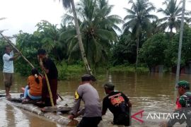 BPBD Kabupaten Buru ajukan bantuan ke BNPB untuk korban banjir Waeapo karena armada terbatas