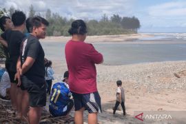 Nasib pelajar yang terseret ombak di Muara Sungai Air Dikit Mukomuko