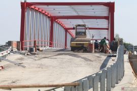 Penyelesaian pembangunan jembatan Jongbiru Kediri dikebut