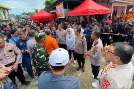 Bupati Bone Bolango: tim evakuasi siaga bantu korban longsor Suwawa