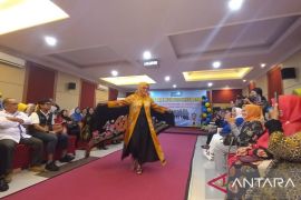 Persikindo Babel gelar fashion show batik rayakan HUT ke-2