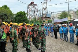 PLN-Kodim KBA bersihkan jaringan listrik PON Aceh-Sumut