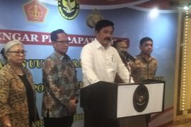Menko Hadi minta Presiden Jokowi bahas RUU TNI-Polri dengan hati-hati