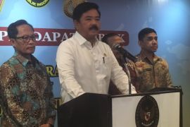 Menko Hadi libatkan elemen masyarakat bahas RUU TNI Polri