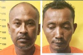 Diupah Rp15 juta, dua warga Rupat diciduk polisi bawa 7 kg sabu