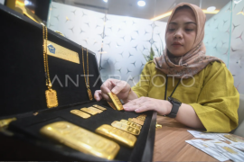 Harga emas logam mulia melonjak Page 1 Small