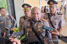 Polda Papua buru oknum polisi pencuri empat pucuk senpi Polres Yalimo