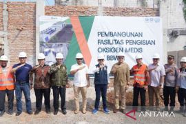 Bupati Bekasi tinjau pembangunan fasilitas penyedia oksigen medis