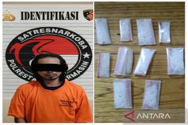 Karyawan swasta di Banjarmasin simpan puluhan paket sabu
