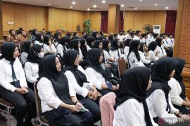 Penajam bekali sertifikat kepada calon pekerja Bandara IKN