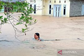 Banjir Tolinggula Gorontalo Utara rendam pemukiman dan kebun warga