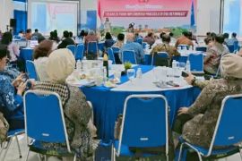 Purnawirawan TNI-Polri dan akademisi menelaah 25 tahun implementasi Pancasila