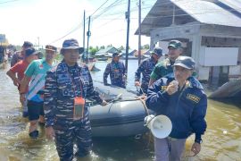 Lanal bantu penanganan korban banjir di Gorontalo