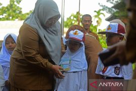 FOTO - Hari pertama sekolah murid baru di Aceh Besar
