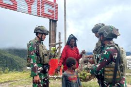 Satgas Yonif 432 Kostrad borong hasil pertanian masyarakat Yigi