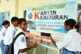 Kantin kejujuran SMA Negeri 3 Kota Sorong Page 1 Small