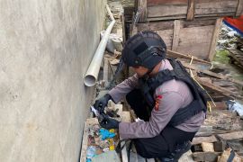 Jibom Polda Kalbar ledakkan granat nanas aktif temuan warga di Kubu Raya