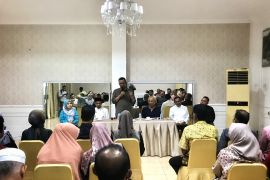 Pacu Peningkatan Mutu Pendidikan, Pessel canangkan program beasiswa Perguruan Tinggi