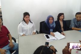 Ibu yang digugat anak kandungnya diminta "uang damai" sebesar Rp25 miliar oleh sang anak