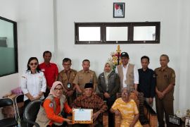 Warga Palangka Raya usia 106 tahun dapat prioritas perekaman E-KTP