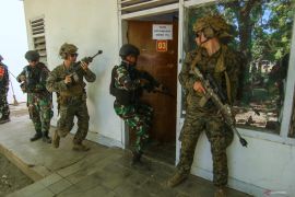 Latihan Pertempuran jarak dekat Marinir Indonesia-Amerika