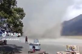  Fenomena "tornado" di Bromo hal biasa saat musim panas