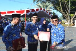 Ratusan PNS Banjarmasin terima Satyalancana Karya Satya 2024