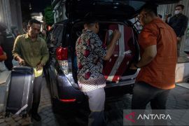 KPK geledah sejumlah ruangan di Balai Kota Semarang
