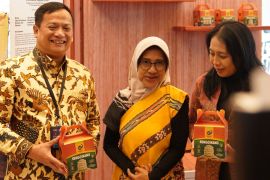 Bangkit dari keterbatasan, nasabah PNM Mekaar Cirebon ciptakan Rengginang Kidal