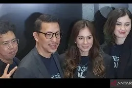 Wulan Guritno  bergelut lawan Kimberly Ryder di film "Bangsal Isolasi"