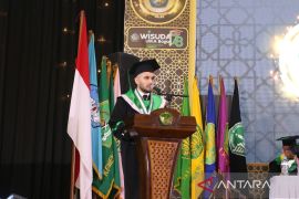 Mahasiswa asing asal Uzbekistan lulus dari UIKA Bogor