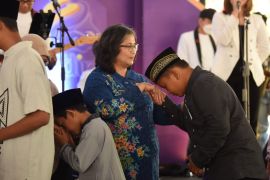 Pemkot Kediri Jatim beri santunan untuk ribuan anak yatim piatu