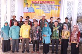 Pj Bupati Tapin ingatkan kades salurkan bansos tepat sasaran