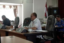 DPRD HSS rapat gabungan komisi bersama eksekutif bahas raperda RPJPD 2025-2045