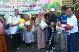 Kejari Probolinggo gelar pasar murah pada Hari Bhakti Adyaksa Ke-64