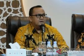 Beliadi Sepakat Perubahan Seragam Sekolah Dibatalkan