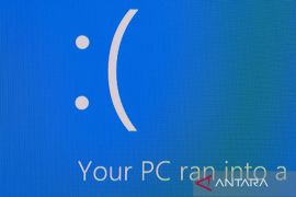 Gangguan "blue screen" besar hantam bank, maskapai, dan bisnis di seluruh dunia