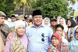 FPJ tradisional hibur masyarakat Benai Kuansing, ada 105 perahu