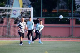 Kiper Timnas Indonesia U-19 Ikram Algiffari mengidolakan sosok Ernando Ari