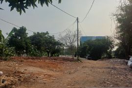 Kesaksian warga, ada yang bawa samurai saat bentrok rebut lahan di Kembangan