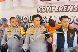 Satu orang korban, Polisi bubarkan aksi tawuran pelajar bersenjata tajam