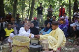 Bangka Barat fasilitasi Festival Budaya Suku Jerieng