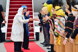 Iriana Jokowi-Wury Ma'ruf Amin tiba di Papua, bersiap hadiri HAN besok